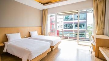Deluxe Twin Room, Balcony, City View | In-room safe, free WiFi