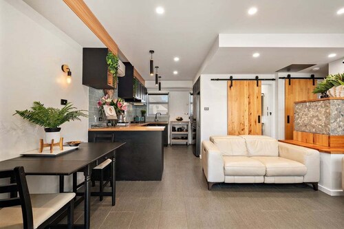 Belle Escapes - Sands and Timber