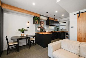 Interior - Belle Escapes - Sands and Timber (Holdfast Bay)