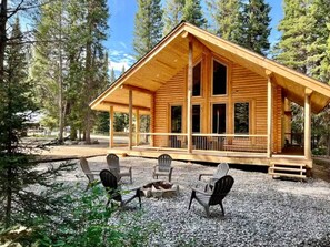 Terrace/patio - Moose & Spruce Retreat | 7 Mi to YNP | Pond (West Yellowstone)
