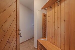 Interior - Oblak Estate Studio Lana, Ortnek, Slovenia (Ortnek)