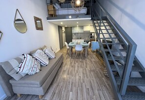 Maisonette, Balkon, Stadtblick