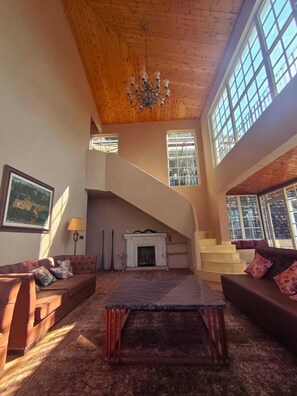 42-inch Smart TV with digital channels, fireplace