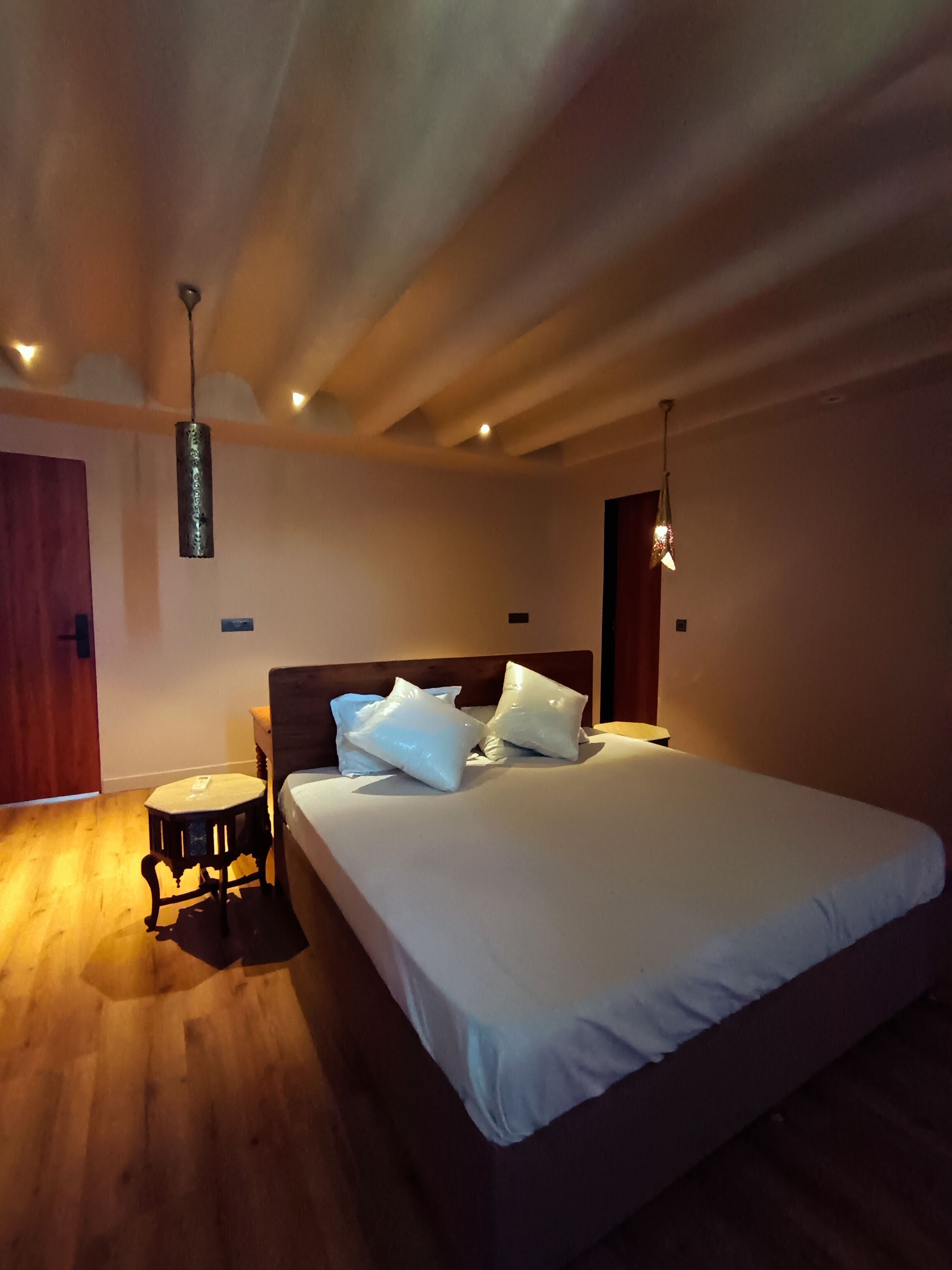 Premium-huvila, parveke, vuoristonäköala | Ylelliset vuodevaatteet, memory foam -patjalliset sängyt