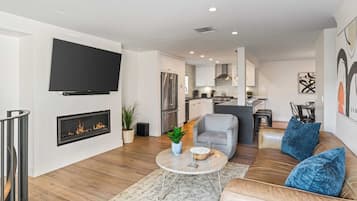 Casa (Multiple Bedrooms) | Interni
