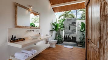 Royal Double Room, Balcony, Ocean View | Bathroom
