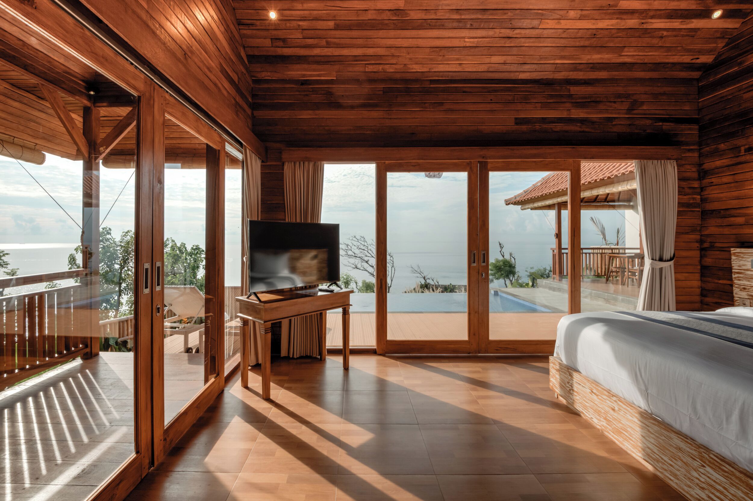 Honeymoon Room, Ocean View | Laptop workspace, free WiFi