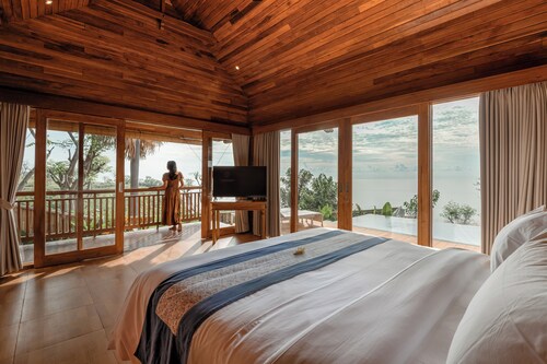 Seraya Cove Estate Managed by Manara