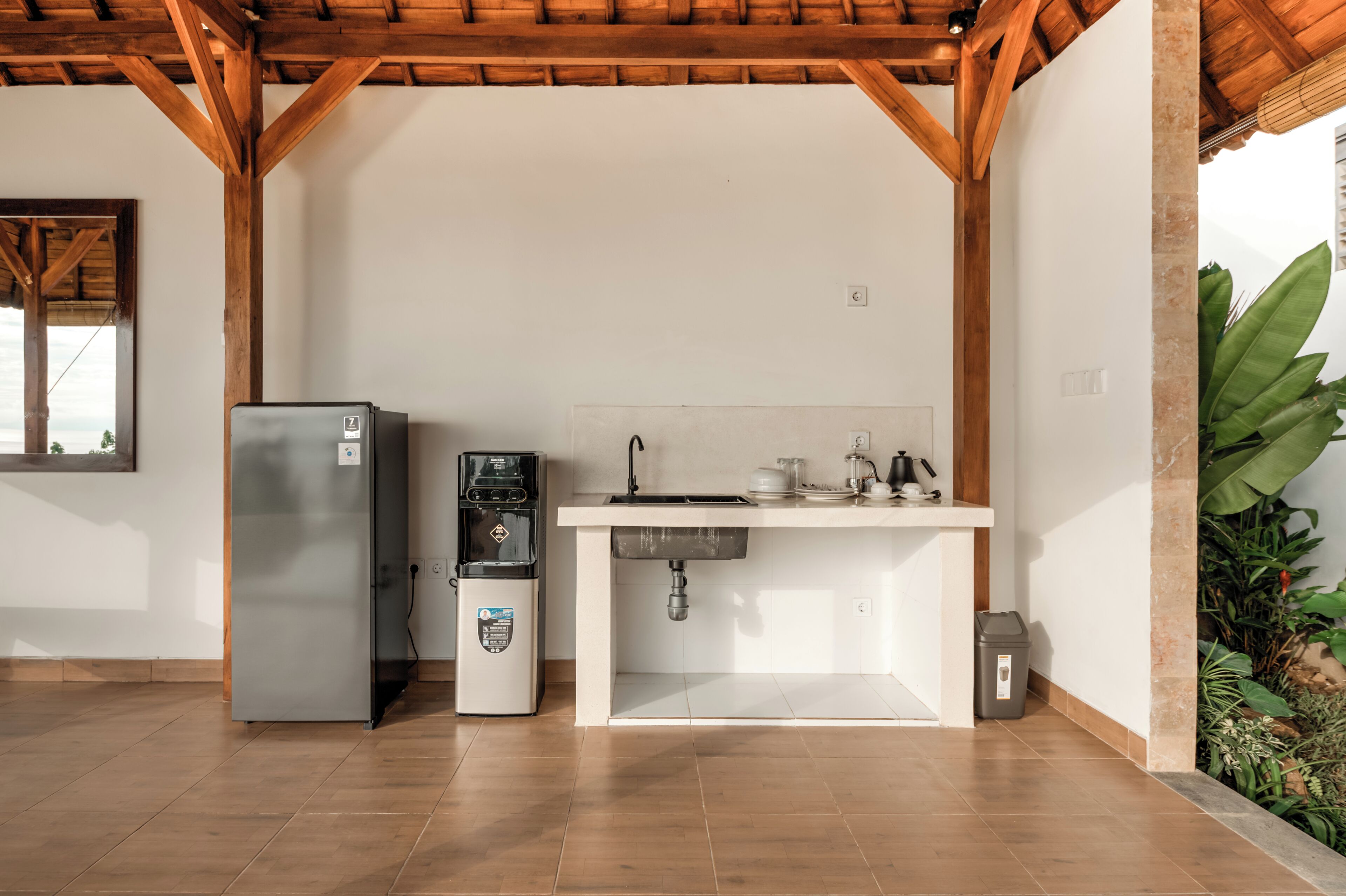 Comfort Room, Ocean View | Private kitchen | Mini-fridge, microwave, cookware/dishes/utensils