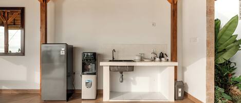 Comfort Room, Ocean View | Private kitchen | Mini-fridge, microwave, cookware/dishes/utensils