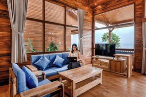 Royal Double Room, Balcony, Ocean View | Living area - Seraya Cove Estate by Manara (Karangasem)