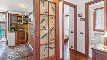 Family Apartment, Multiple Bedrooms, 2 Bathrooms (Appartamento Azzurri Di Italia) | 2 bedrooms, laptop workspace, free WiFi, bed sheets