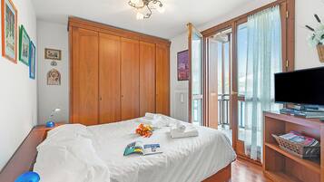 Familienapartment, Mehrere Schlafzimmer, 2 Bäder (Appartamento Azzurri Di Italia)