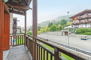 Apartamento familiar, varias habitaciones, 2 baños (Appartamento Azzurri Di Italia) | Jardines del alojamiento