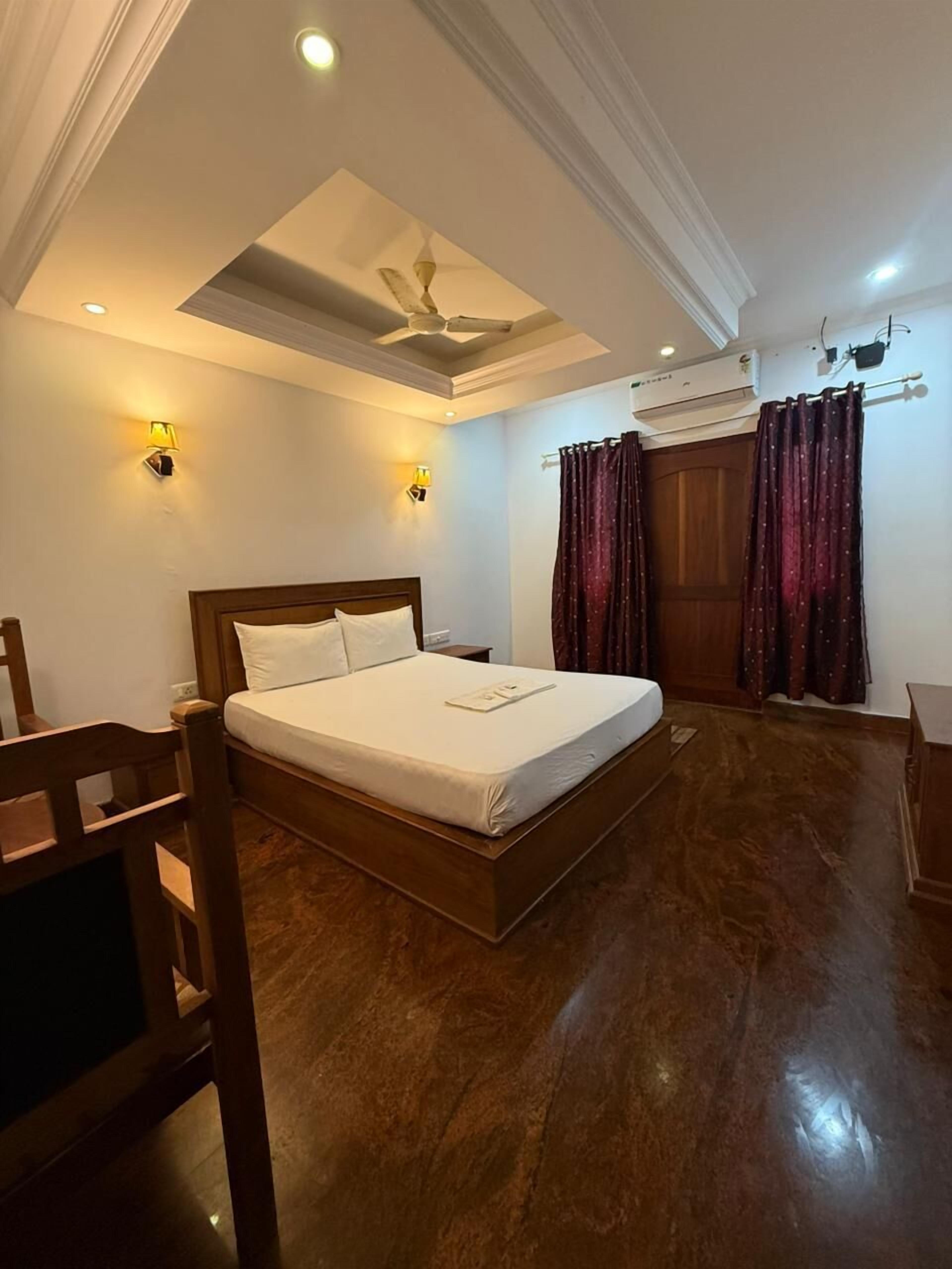 Standard-huone, rantanäköala | Työpöytä, ilmainen Wi-Fi