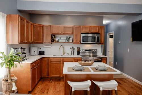 Cozy Country Retreat · Modern 1BR · Peaceful Stay in Burrillville