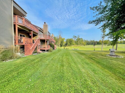 Lakeside golf Retreat • Views • ATV Trails & Pool