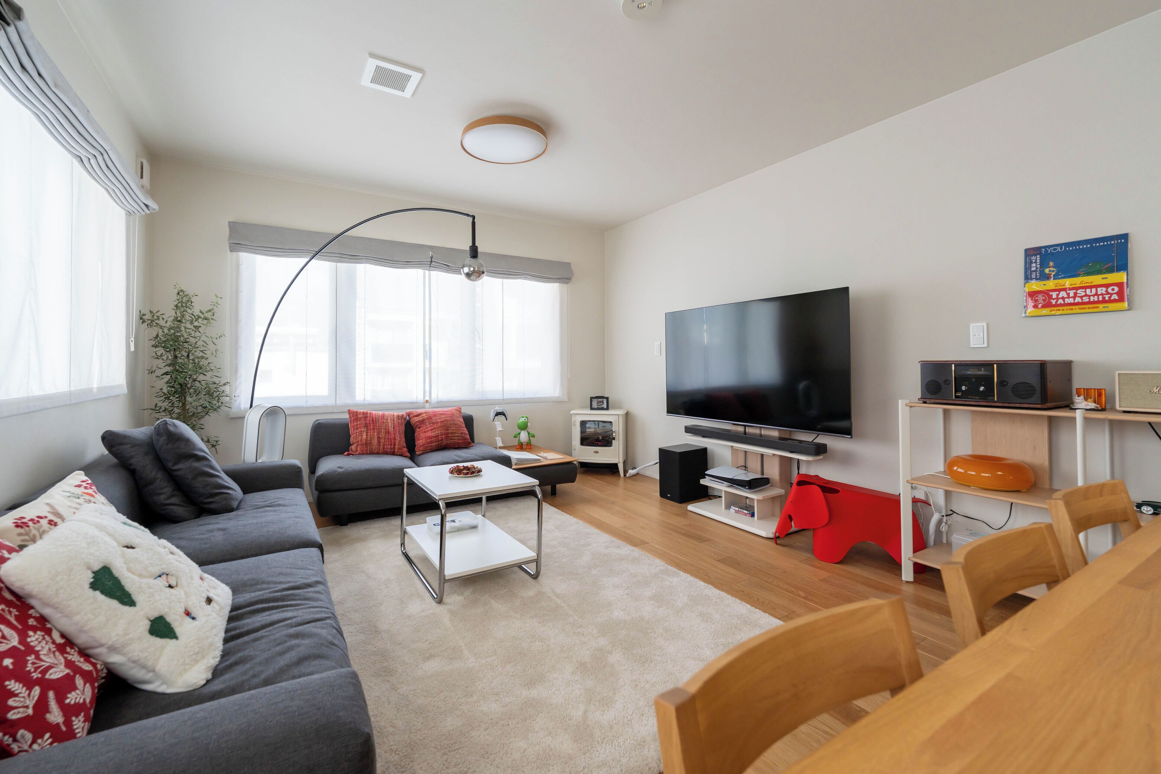 Smart TV, fireplace, video games, music library