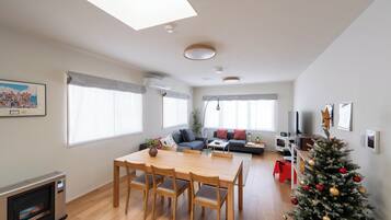 Smart TV, fireplace, video games, music library