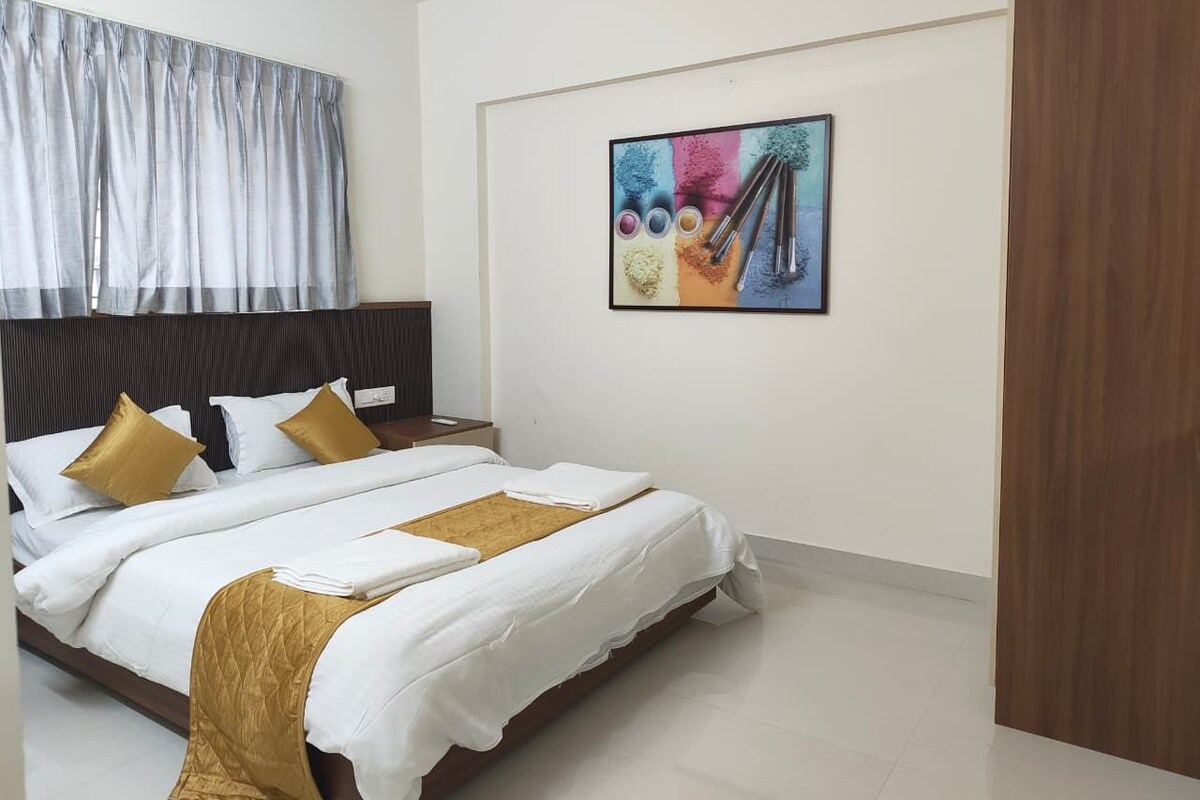 Phòng phong cách cổ điển | Bộ đồ giường cao cấp, chăn bông, nệm cao su hoạt tính (memory foam) 