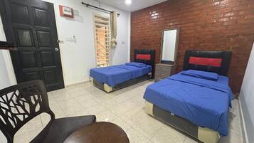 Deluxe Twin Room | In-room safe, free WiFi, bed sheets