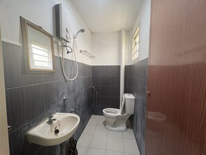 Kamar Twin Deluks | Kamar mandi