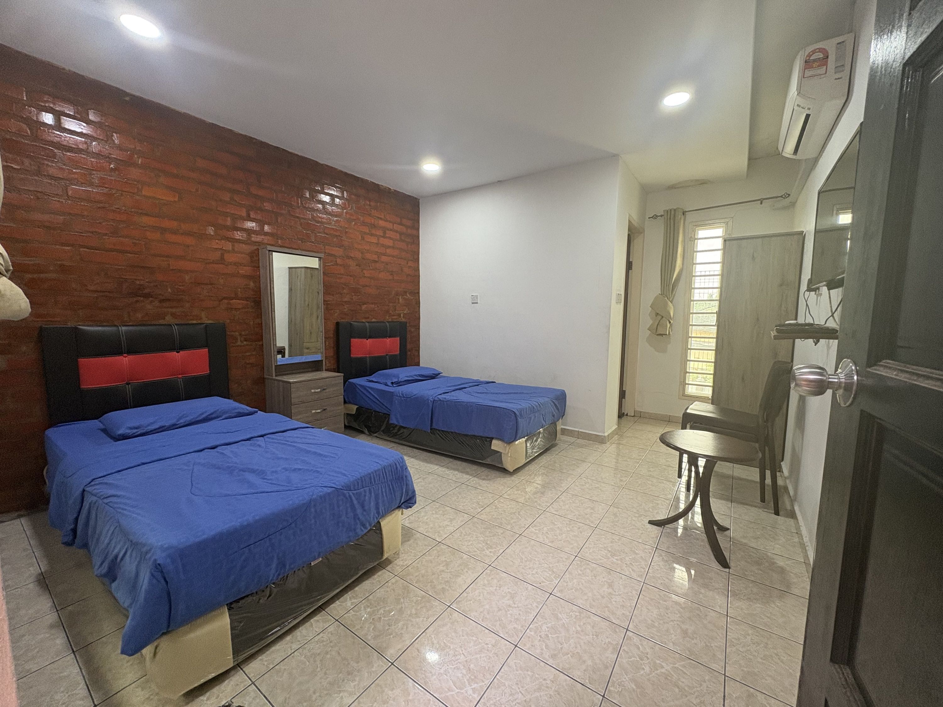 Deluxe Twin Room | In-room safe, free WiFi, bed sheets