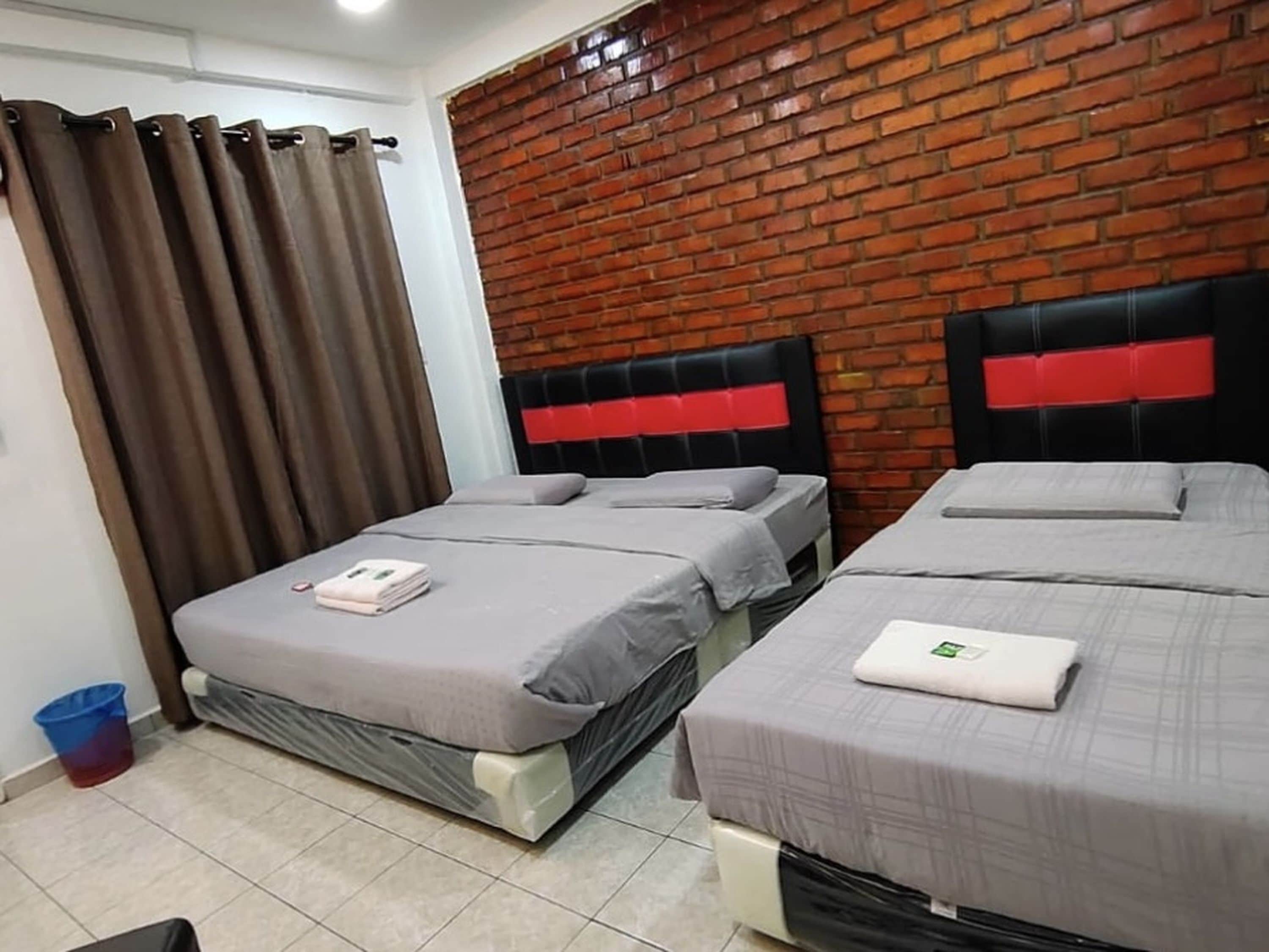 Triple Room | In-room safe, free WiFi, bed sheets