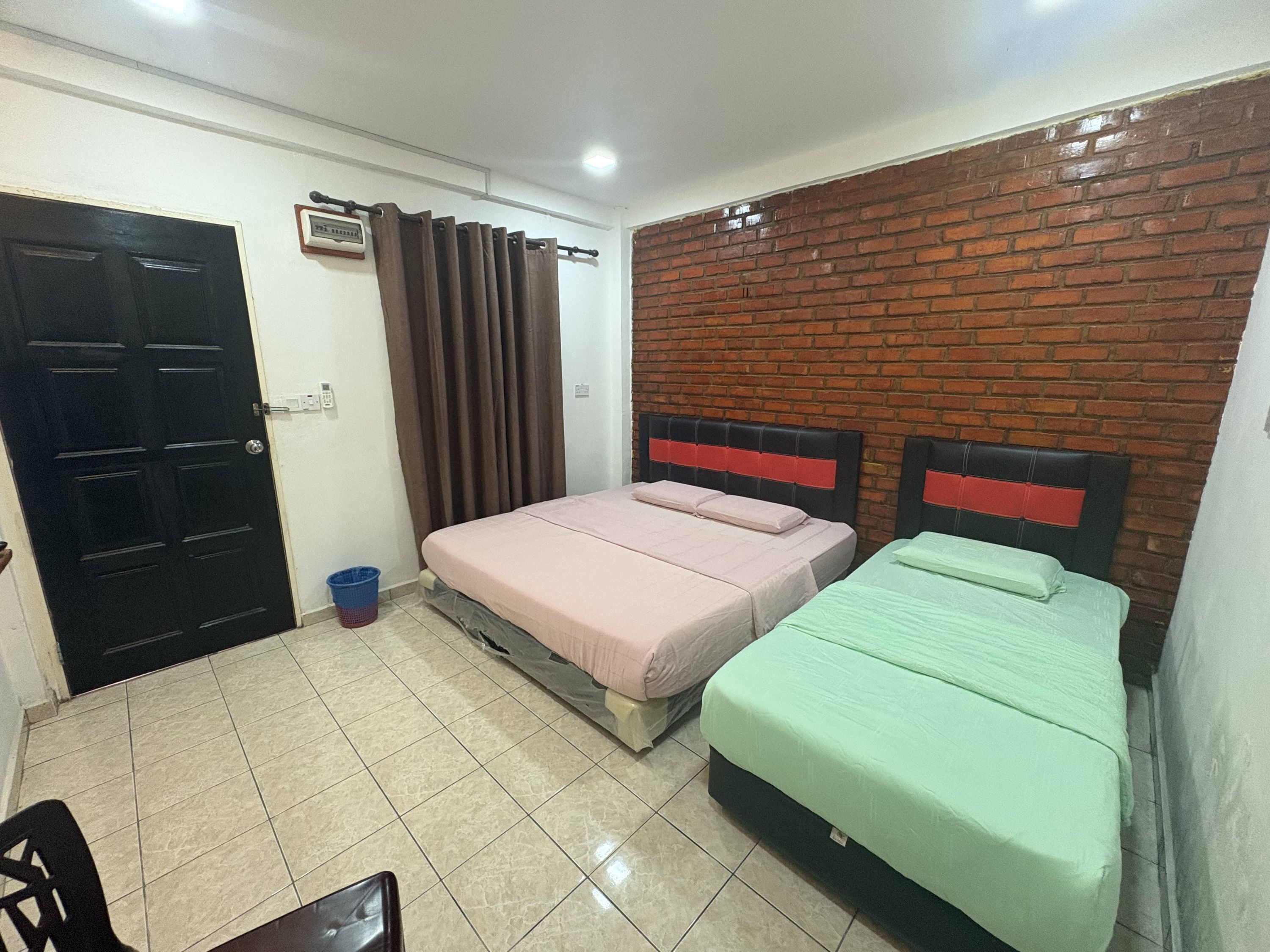 Tremannsrom | Safe på rommet, wi-fi (inkludert) og sengetøy