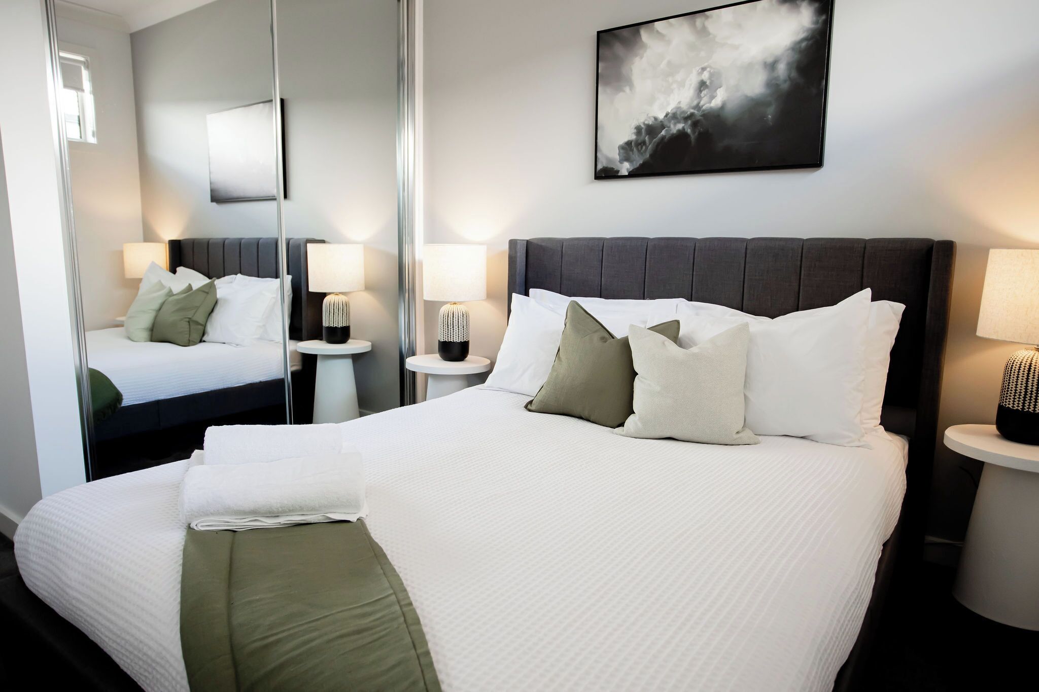 5 Schlafzimmer, Schreibtisch, Bügeleisen/Bügelbrett, kostenloses WLAN