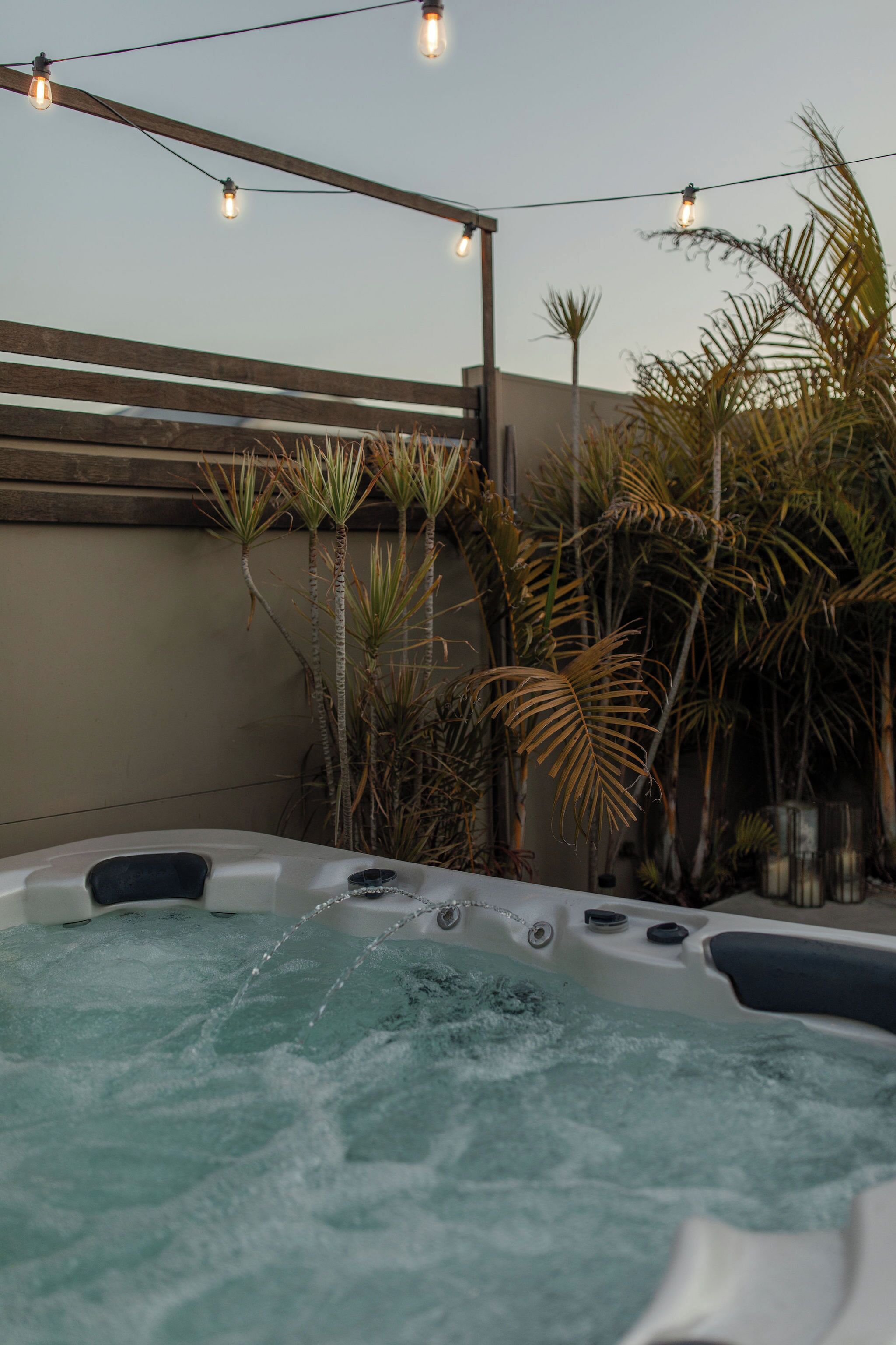 Outdoor spa tub