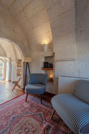 Rom – premium | Oppholdsområde | Peis