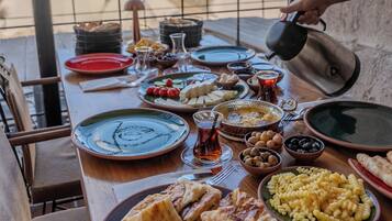 Desayuno típico de la región gratuito y diario