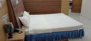 Deluxe Double or Twin Room, Balcony, Garden View