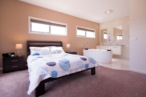 مكواة/لوح كي وواي فاي مجانًا وملاءات أسرّة