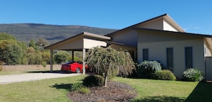 Exterior - Avue Retreat Luxury 3 Bedroom Accommodation (Halls Gap)
