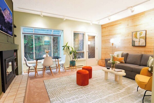 Smart TV, fireplace, offices