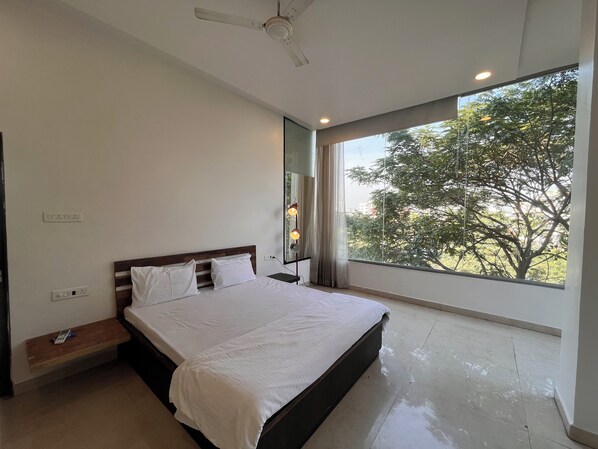 Deluxe Room - Hotel Golden Leaf (Nagpur)