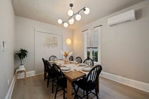 Dining - Unbeatable UW Location | Bright 3BR/2BA Upper Unit (Seattle)
