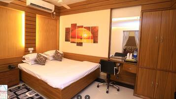 Deluxe Double Room, City View | Free WiFi