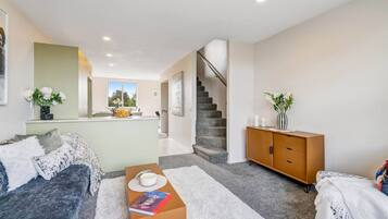 Apartment, 3 Bedrooms, Balcony | Living room