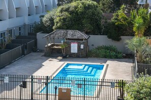 Leilighet, 3 soverom, balkong | Basseng | Utendørsbasseng