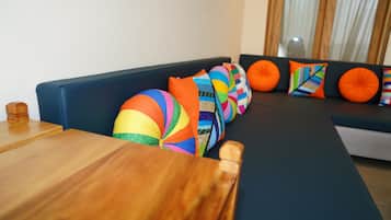 Luxury Studio Suite, Balcony, Lake View | Free WiFi