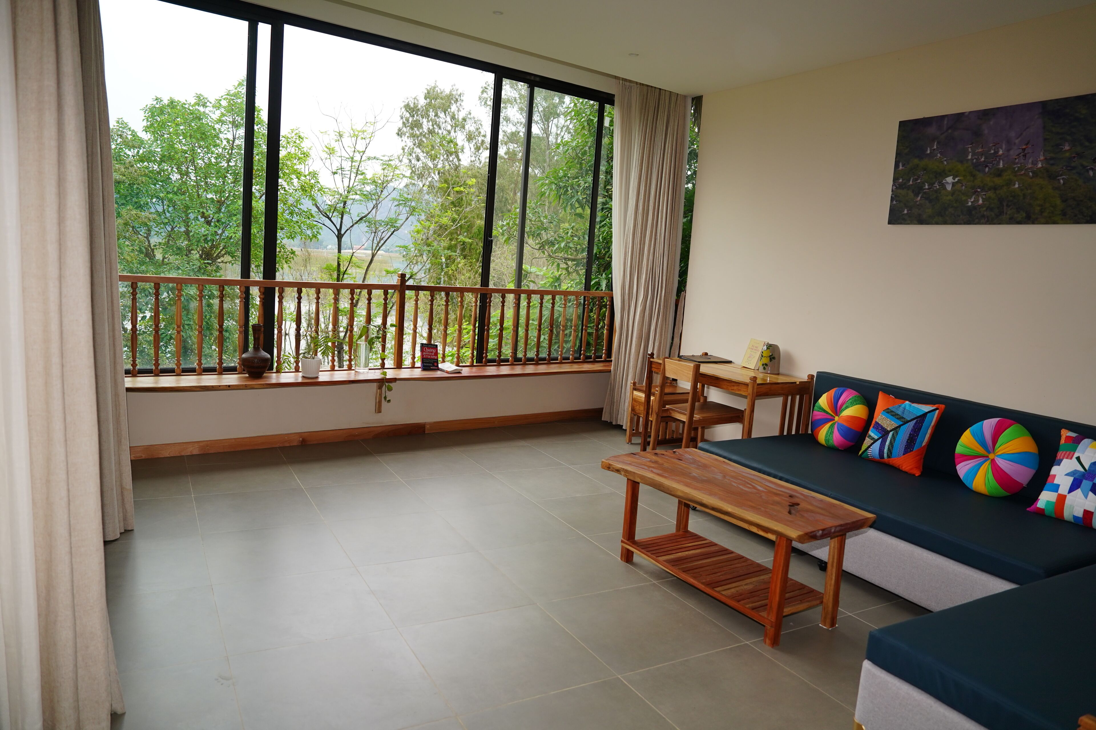 Suite familiar, balcón, vistas al lago | Wifi gratis