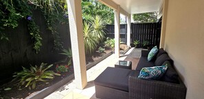 Terrace/patio - Sunkist tranquility in Mount Maunganui's Golden Triangle (Mount Maunganui)