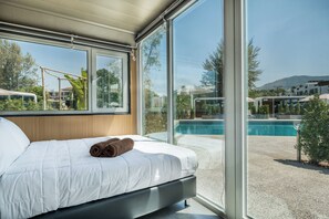 1 dormitorio, tabla de planchar con plancha, wifi y ropa de cama