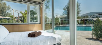 Apple House Peaceful 1-bedroom cabin with AC in Tambon Choeng Thale