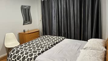 3 bedrooms, iron/ironing board, Internet, bed sheets