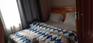 7 habitaciones, internet y ropa de cama 