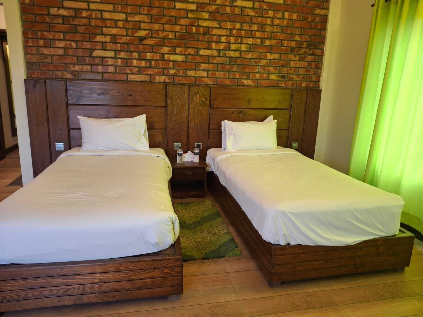 Quarto duplo luxo | Escrivaninha, Wi-Fi de cortesia